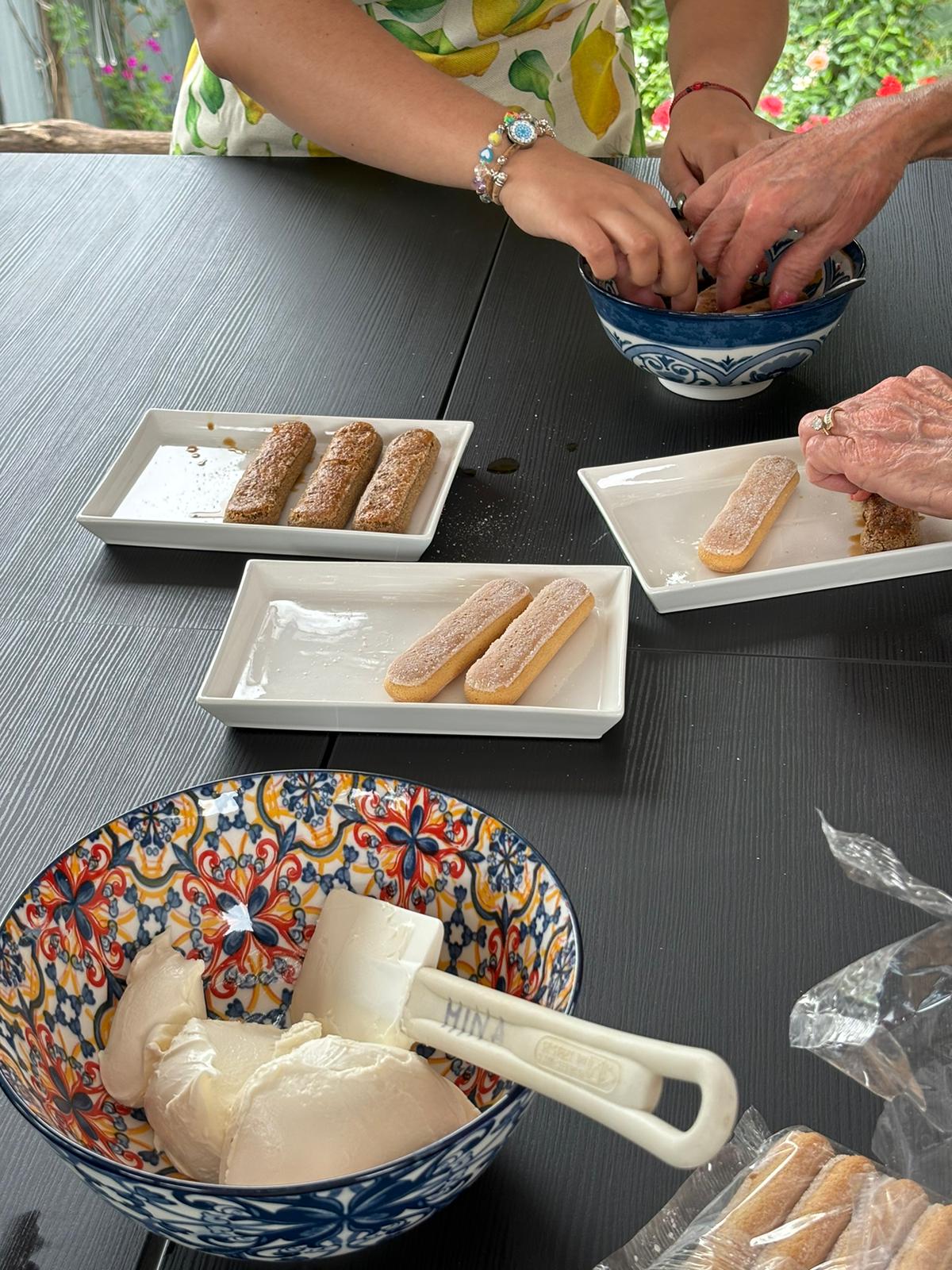 Preparing a delicious tiramisù - Sorrento Garden Kitchen Preparing a delicious tiramisù - Sorrento Garden Kitchen - Cooking Classes